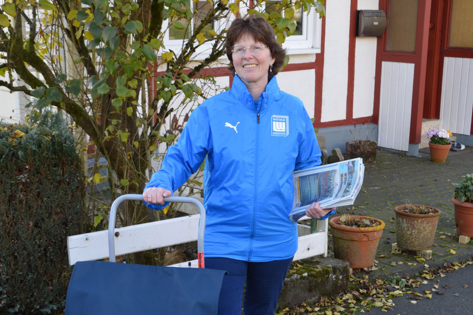 Zustellerin Hausfrau